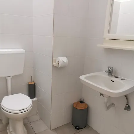 بيت للعطل Adamidis *