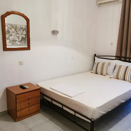 Adamidis Paralía Skotínis