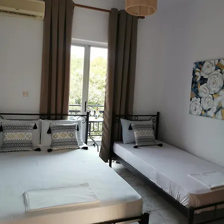 Adamidis Tatil Evi Paralía Skotínis
