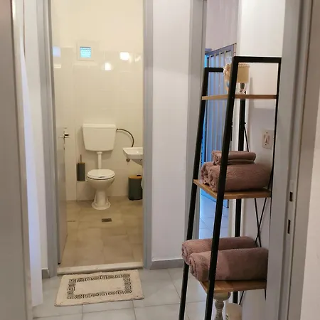 Adamidis * Paralía Skotínis