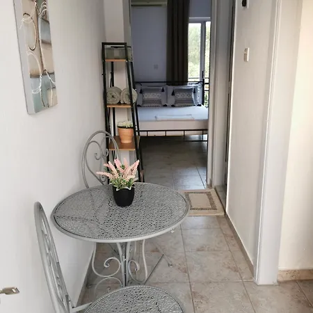 Adamidis Paralía Skotínis