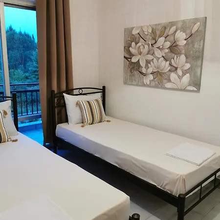 Tatil Evi Adamidis Paralía Skotínis