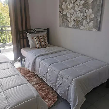 بيت للعطل Adamidis *